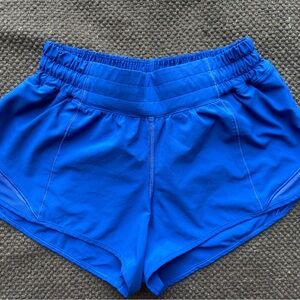 Lululemon size 4 regular. Barely worn. Moving up in size.
